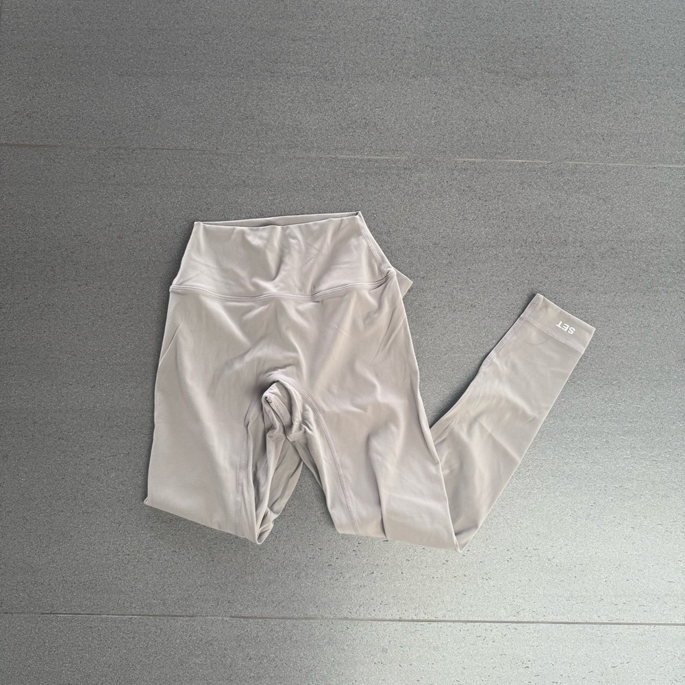 SET Active Gray Leggings Sleek Stretchy Full-Length